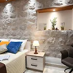 Dubrovnik Old Town Studio, Ground Floor, Central Location *