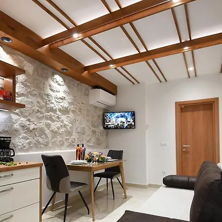 Old Town Studio, Ground Floor, Location Appartamento
