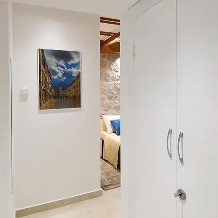 דירה Old Town Studio, Ground Floor, Location *