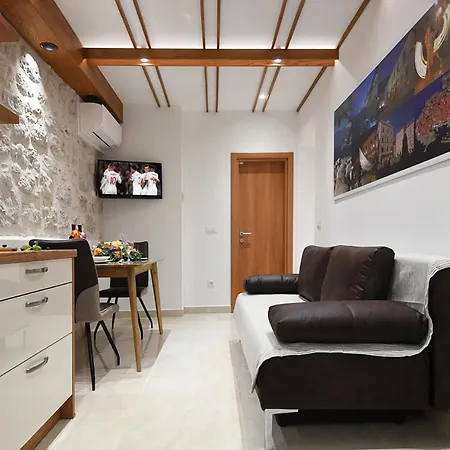 Διαμέρισμα Old Town Studio, Ground Floor, Location *